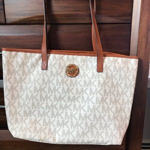 Michael Kors Tote EUC authentic